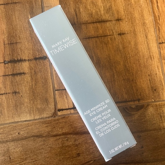 Mary Kay TimeWise Age Minimize 3D Eye Cream - Picture 2 of 3